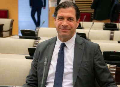 VOX rimprovera al Ministro dell’Università il blocco di 40.000 omologazioni di titoli stranieri per lavorare in Spagna